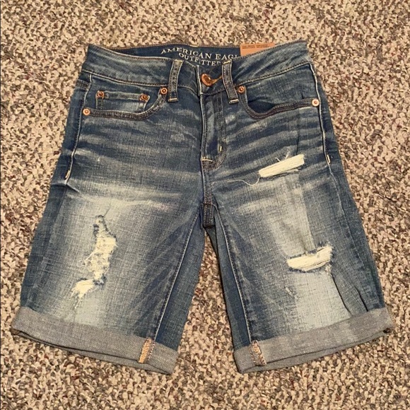 Bermuda shorts - Picture 1 of 3